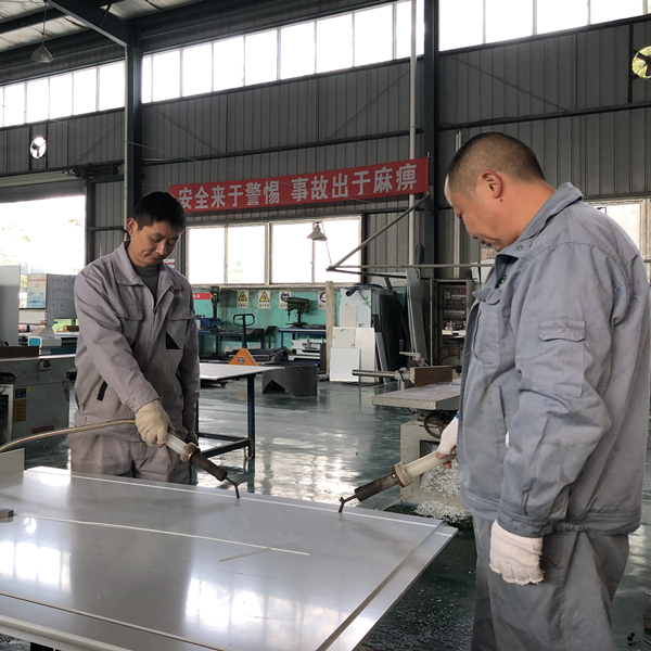 水處理企業(yè)如何選擇適合自己二氧化氯發(fā)生器
